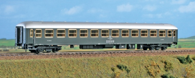 Passenger car 2nd class type X<br /><a href='images/pictures/ACME/50760_900.jpg' target='_blank'>Full size image</a>